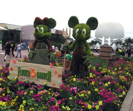 wdw epcot flower MICKEY & MINNIE
