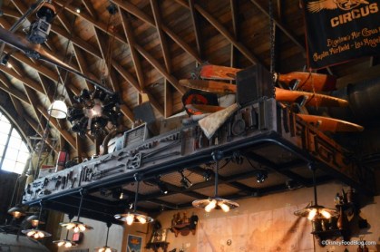 floridatraveler-hanger-inside-decor