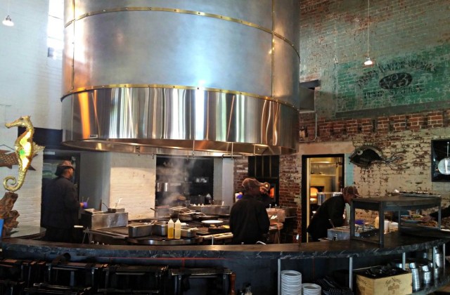 FLORIDATRAVELER ULELE KITCHEN2