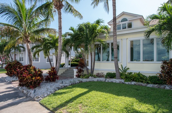 FLORIDATRAVELER 702 PassAGRille 2.3 million