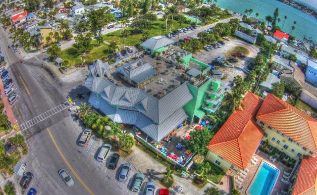 FLORIDATRAVELER Hurricane-Seafood-Restaurant