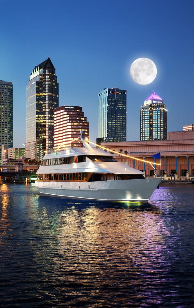 floridatraveler-tampa-yacht-night