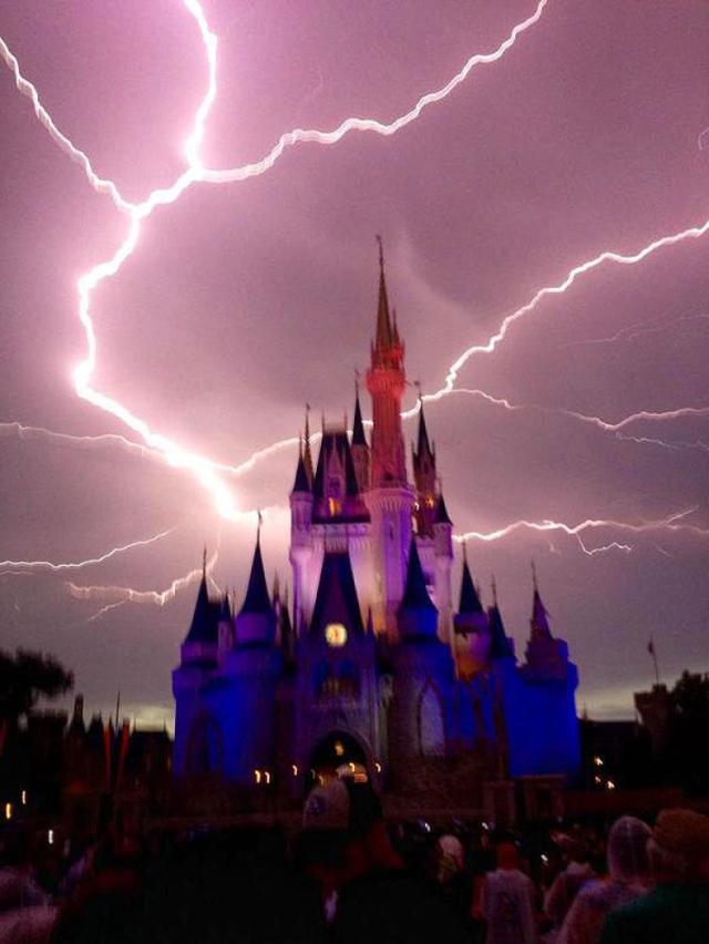 floridatraveler-lightning-at-disney-article-disney-1-0703