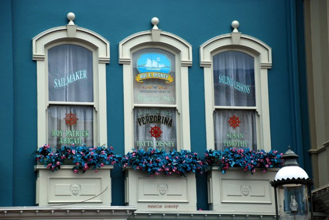 floridatraveler Windows on main street1