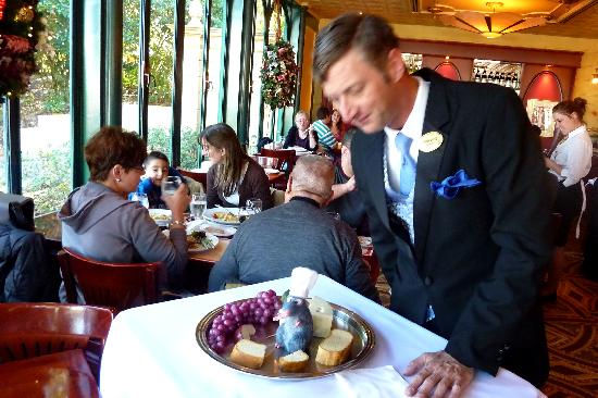 floridatraveler rattatouille view-of-restaurant-interior