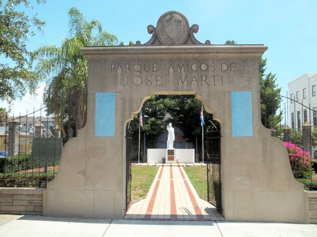 floridatraveler Ybor_City_Marti_Park02