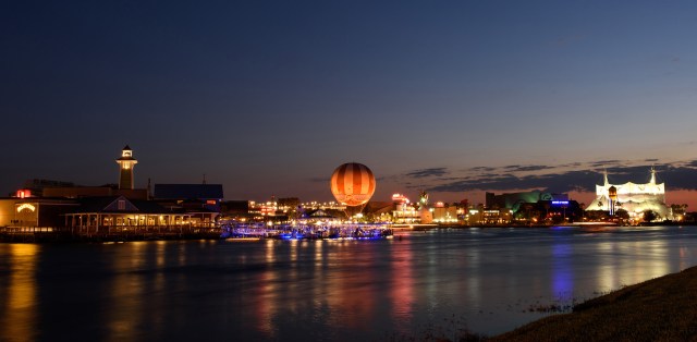 FLORIDATRAVELER disney-springs-anoitecer