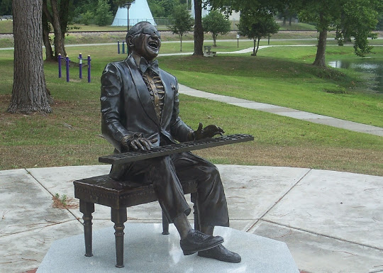 floridatraveler statue of raycharles
